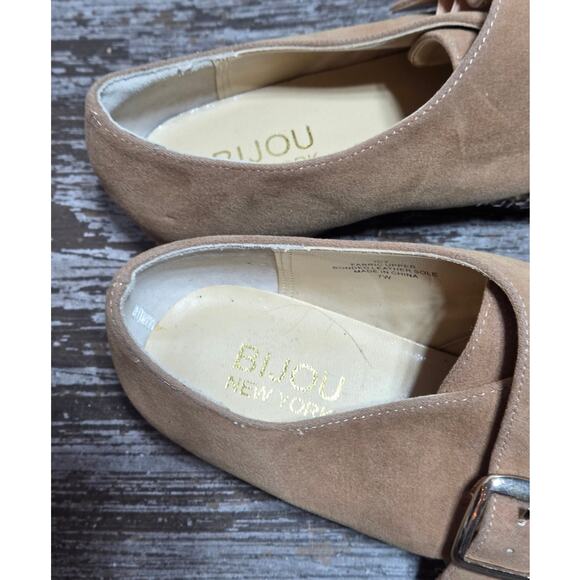 Bijou New York Women's Icy Tan Faux Suede Wide Width Embellished Loafers Size 7W - Picture 5 of 7